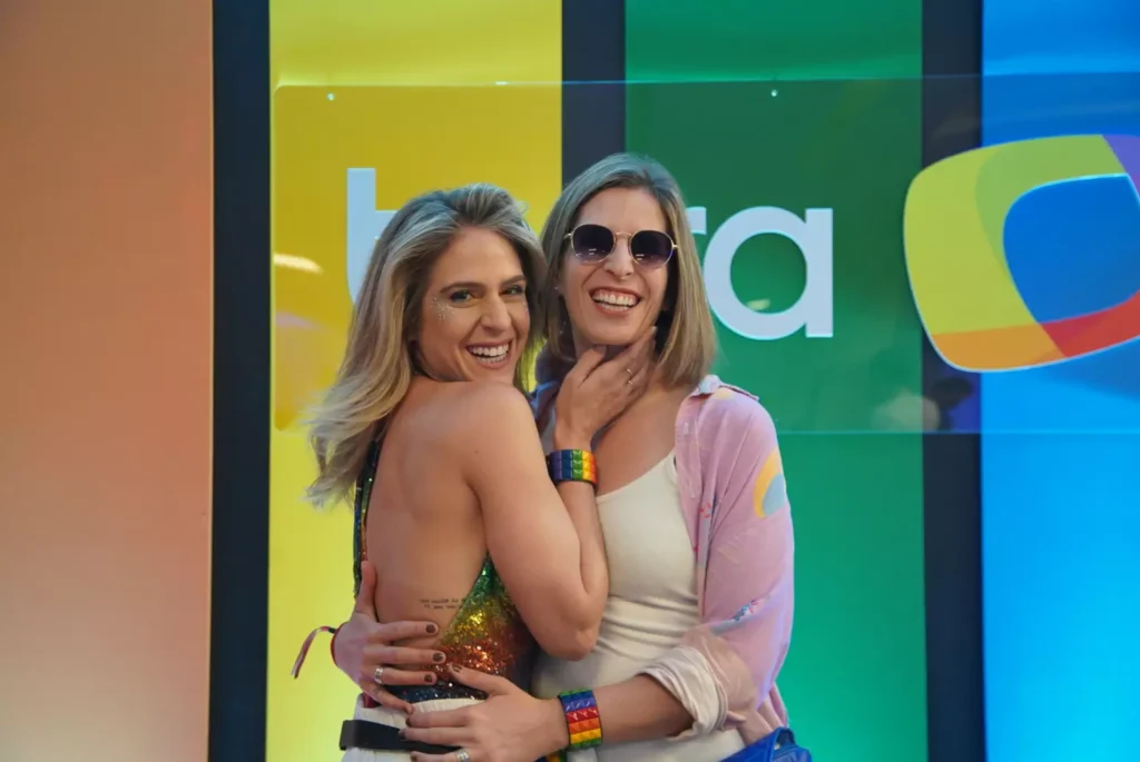 Felicidade em Dobro: Repórter Lorena Coutinho da Record Apresenta a Barriga da Namorada Grávida de Gêmeos