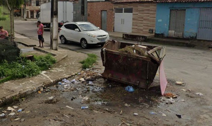 Desde novembro: moradores de Santa Amélia sofrem com ausência de container de lixo