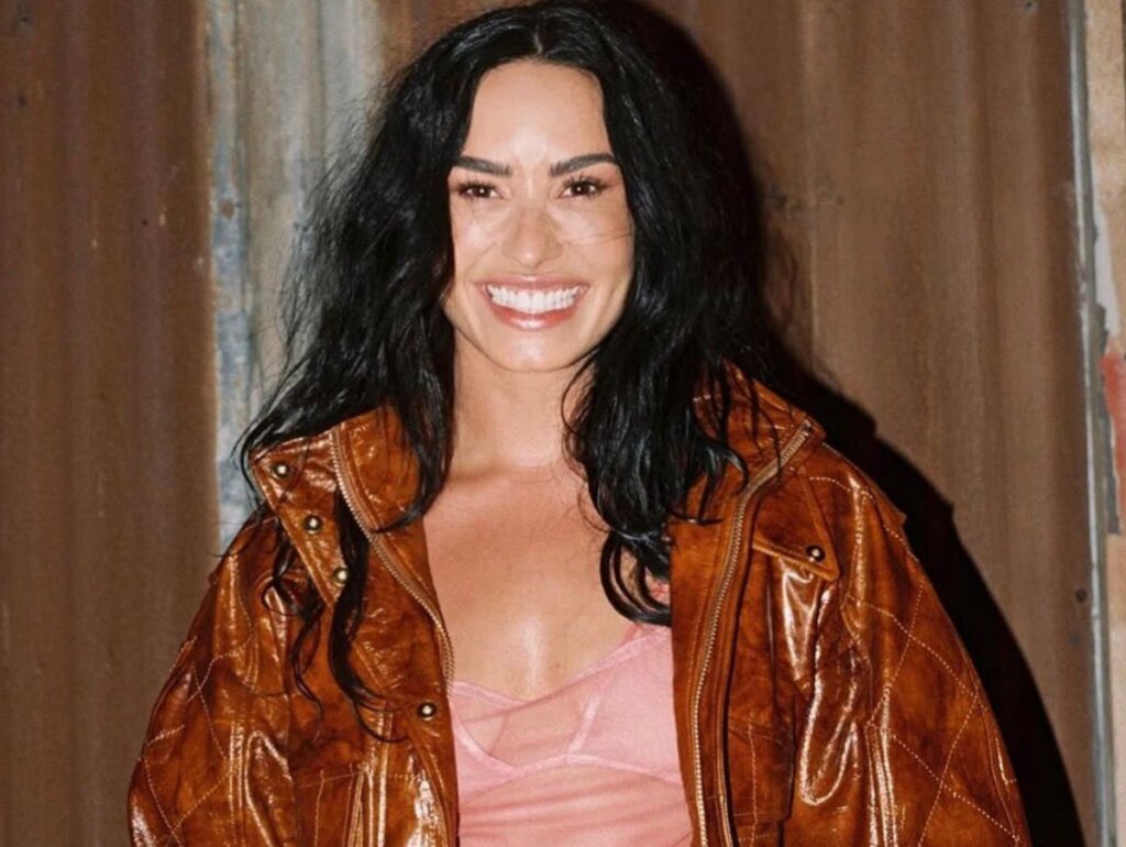 Demi Lovato Lacra! Novo single já é best-seller e cantora ultrapassa Chappell Roan