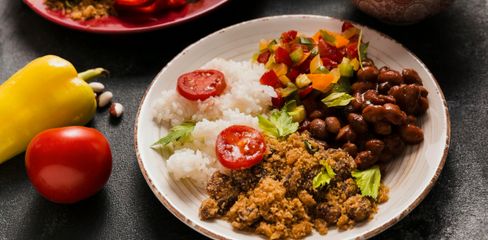 Descubra quantas horas da sua vida você gasta só para comprar o arroz com feijão em Maceió!