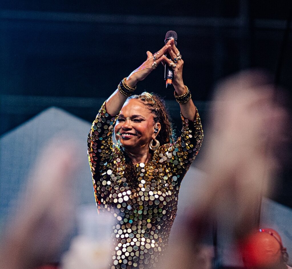 FF Entretenimento: A Promotora do Réveillon Cheers Mirando 40 Eventos e 50 Mil Clientes em 2026!