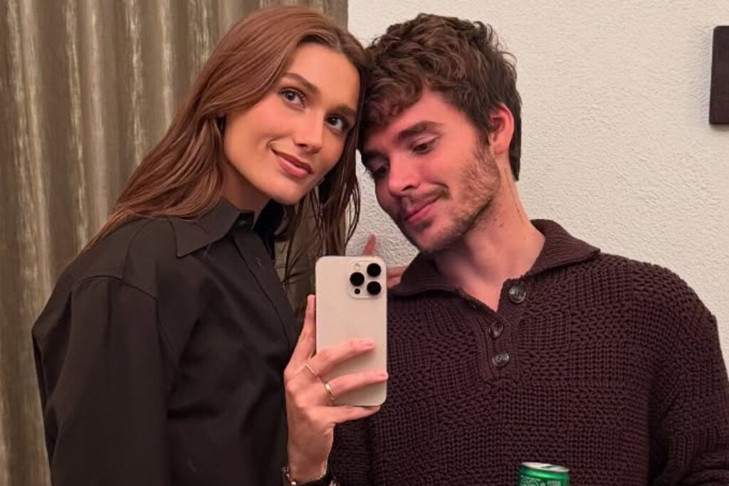 Pode ou Não Pode? Declaração de Cantor Sobre ‘Intimidade Aérea’ Vira Febre e Questiona Regras em Voos