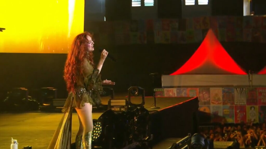 Chappell Roan Deusa no Lolla, Mas Flamengo Leva Vaia em Polêmica de Assédio!