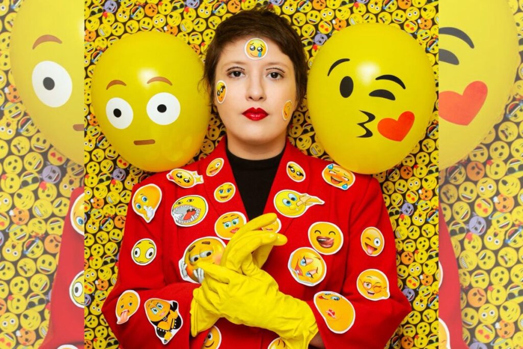 Pamella Anderson: De Sobradinho à Mostra ‘Constelações Contemporâneas’ Transformando Memes em Crítica Social