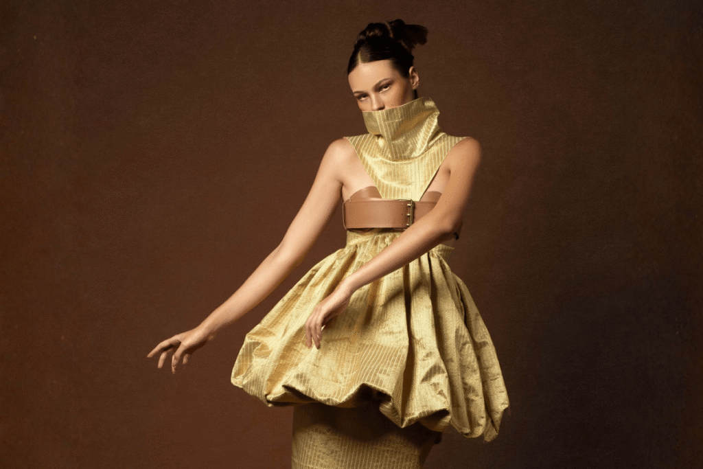 Sacramound Grita ‘É LACRE!’ com Era Vitoriana no Metrópoles Catwalk!