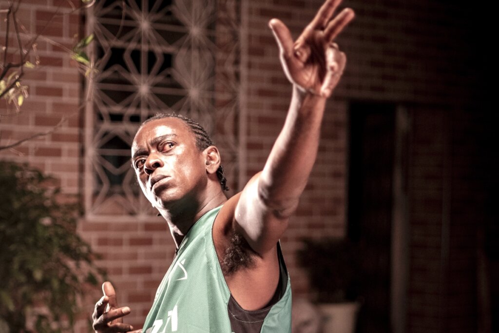 Narciso: Seu Jorge Brilha Como Gênio em Reflexão sobre Afeto Negro