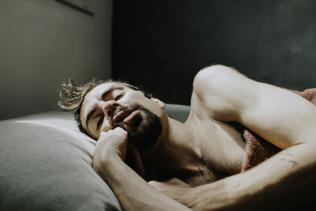 Peso na Balança? Cuidado: Seu Sono Pode Ser o Grande Vilão!