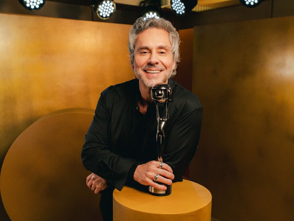 Alexandre Nero Choca no Troféu Imprensa: ‘Sou Tímido’ e Elogia Silvio Santos!