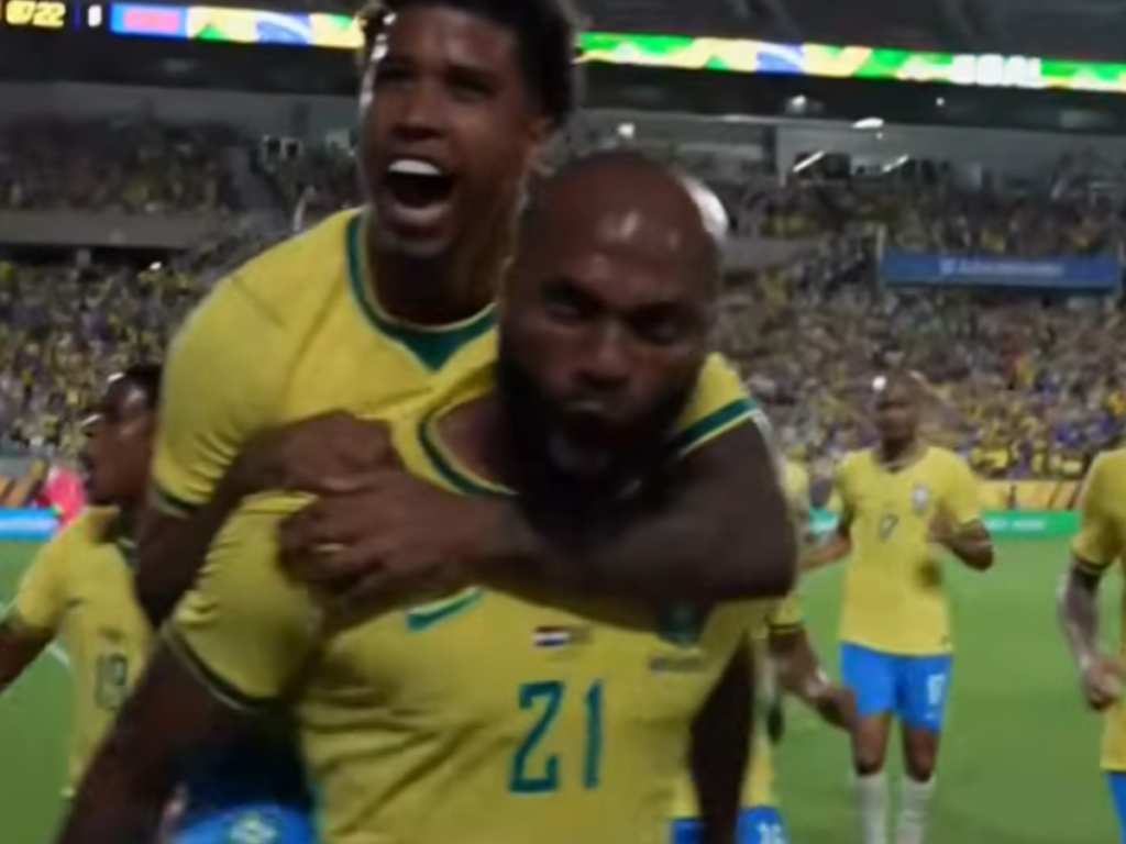 BRASIL ARREBENTA E ESQUENTA DISPUTA POR VAGA NA COPA!