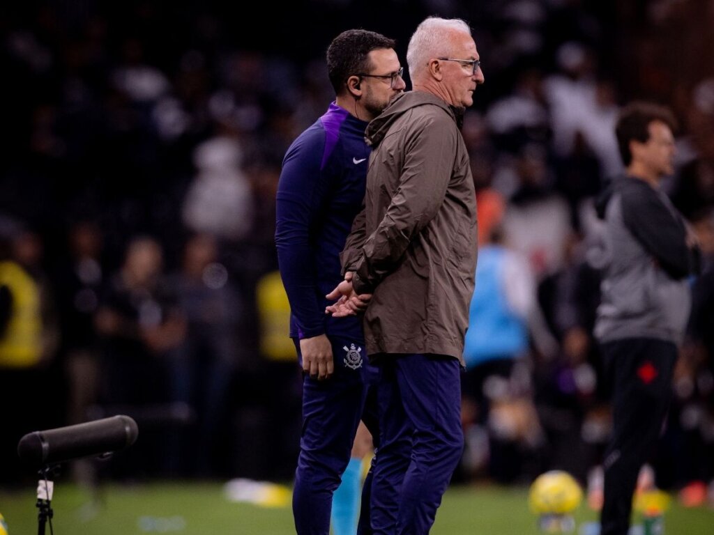 Eita! Corinthians Demite Dorival Júnior Apesar dos Títulos Conquistados