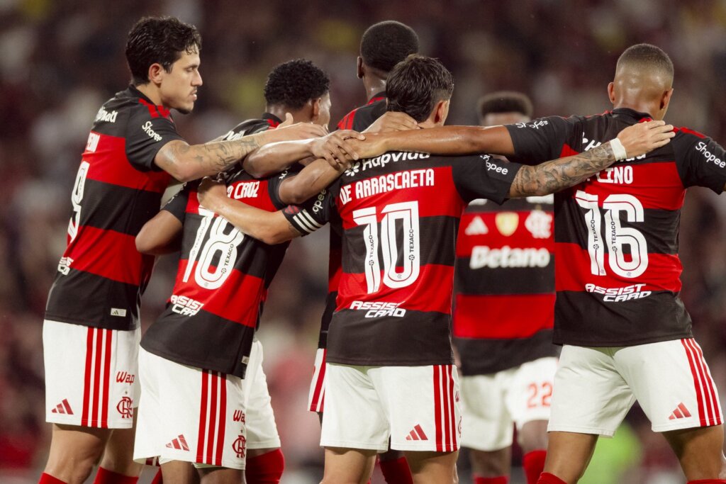Flamengo Vira Máquina de Faturamento e Bate R$ 2 Bilhões com Venda de Craques!