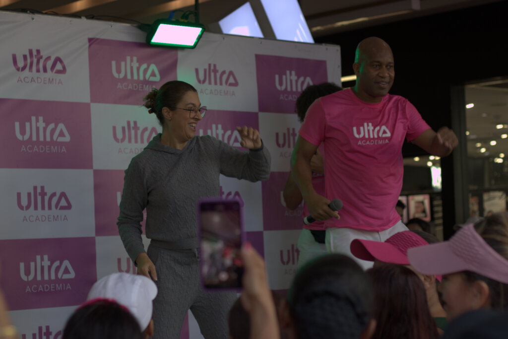 Catia Fonseca Quebra Tudo no Axé na Paulista e Para São Paulo!