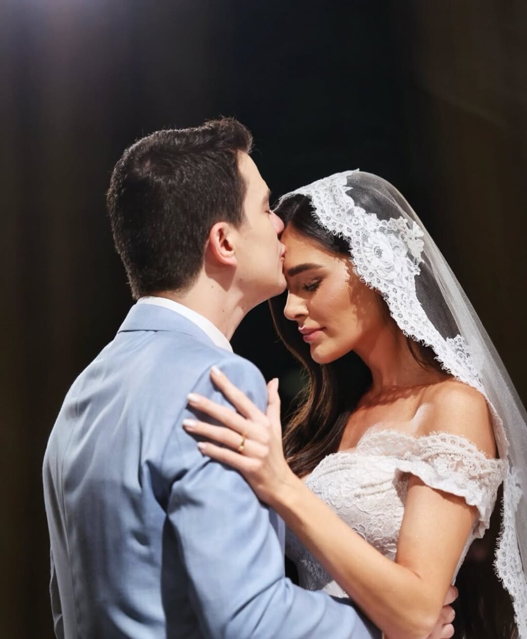 Emocionante! Hugo Canta Para Esposa Após Perda de Bebê e Compartilha Dor Íntima