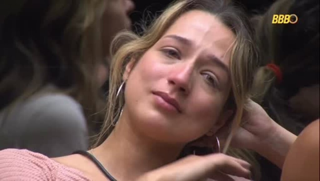 CLIMÃO NO BBB 26: Samira é alvo de pedidos de expulsão após polêmica com Milena!