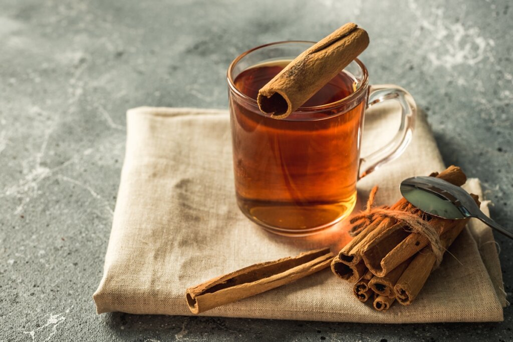 Babado Forte! Chá de Canela Manda na Sua Menstruação? A Ciência Responde!