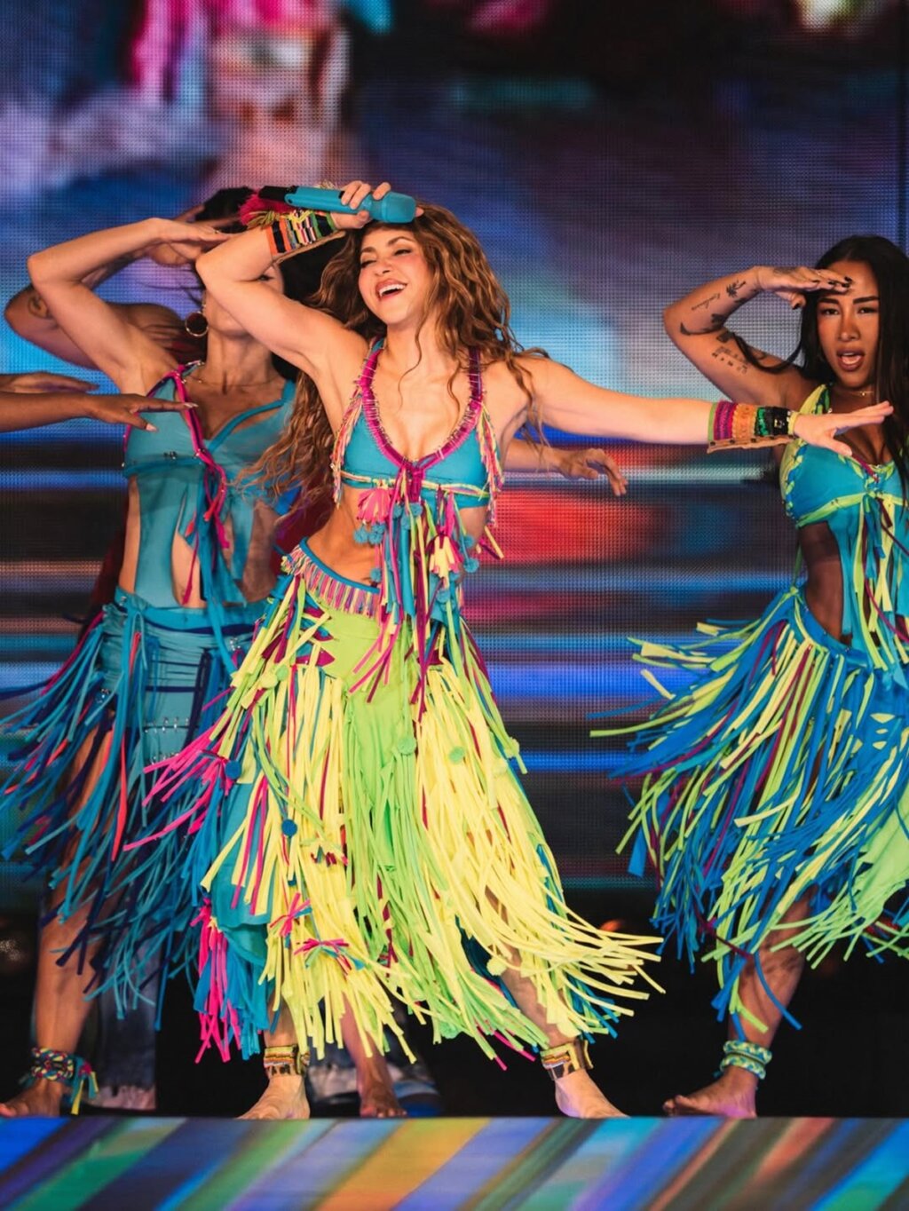 Shakira esquenta o clima e revela o que esperar de ‘Choka Choka’ com Anitta!