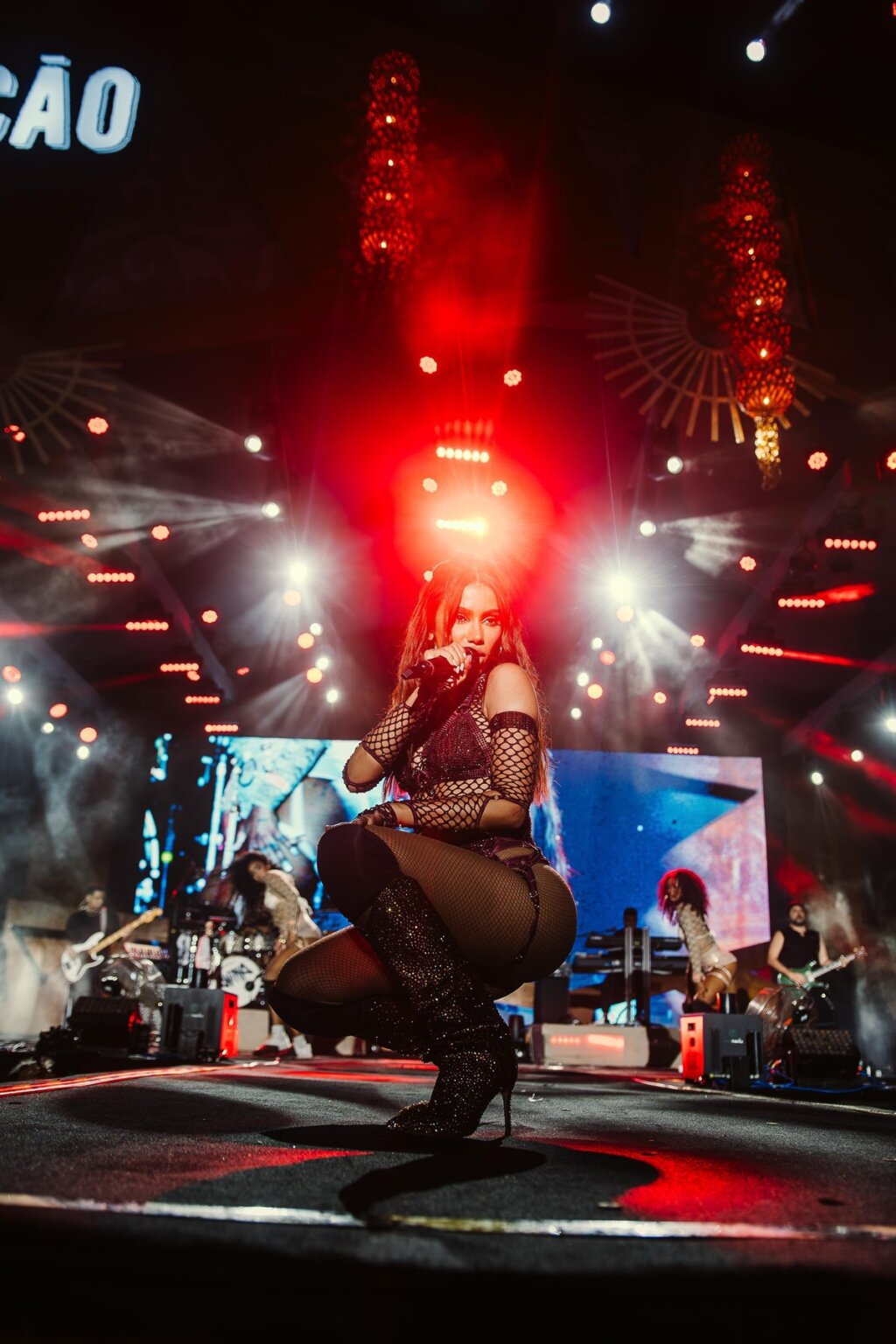 É oficial! Anitta confirma turnê de “EQUILIBRIVM” e deixa fãs em polvorosa!