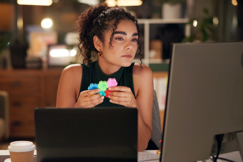 Paris Hilton e o TDAH: Como ‘Slavar’ Sua Rotina!