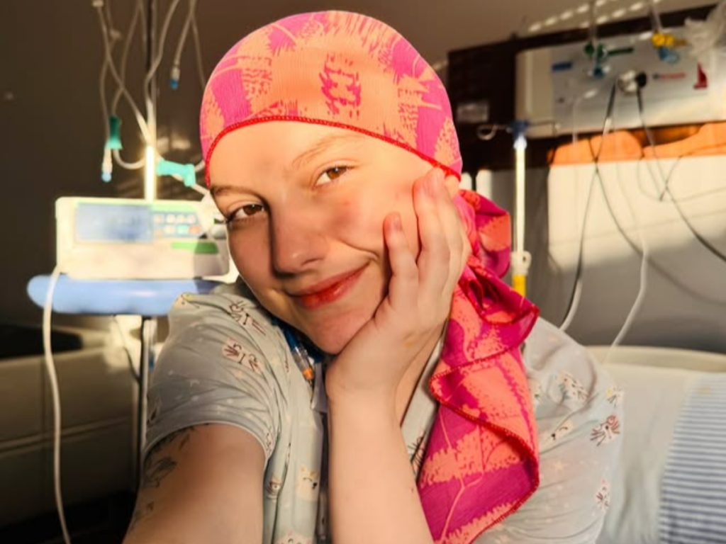 Mãe de Isabel Veloso explode e manda Lucas Borbas ‘criar vergonha na cara’!