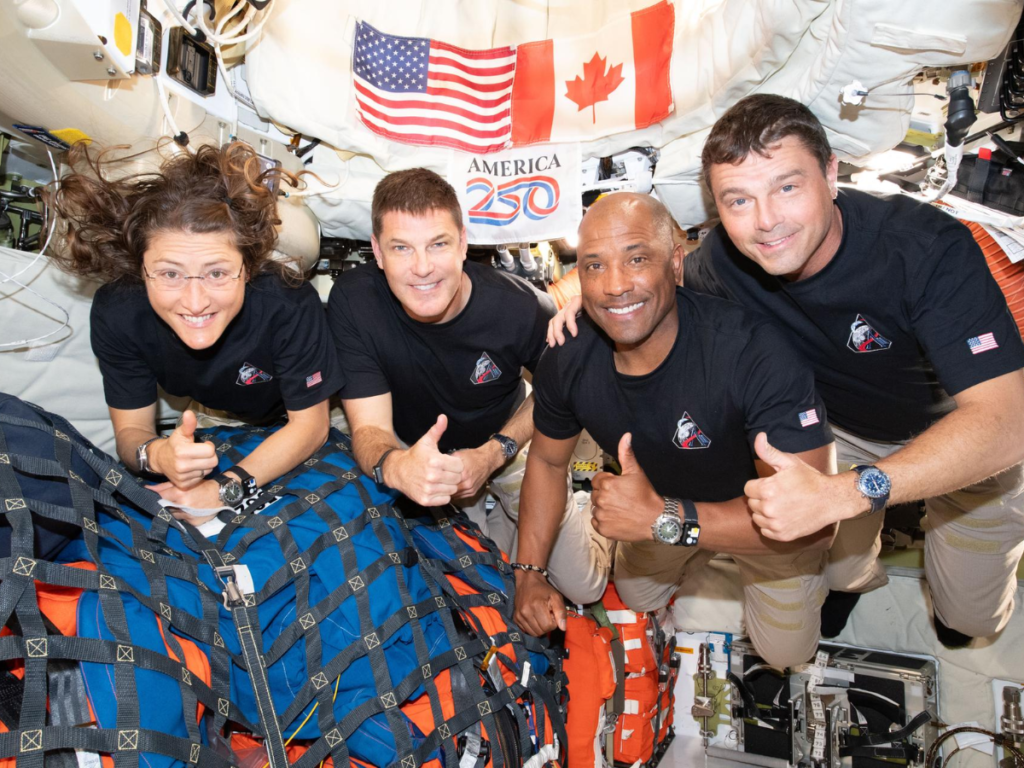 QUE AVENTURA! Astronautas da Artemis II Voltam da Lua em Pouso Espetacular!