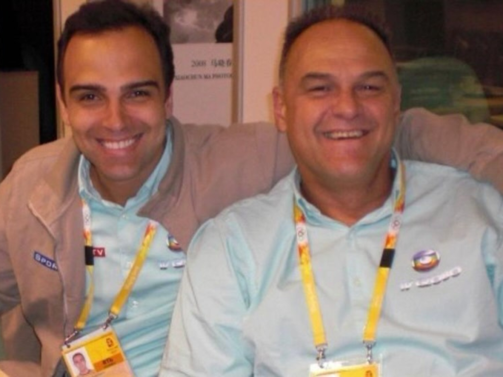 Choro e Homenagem: Tadeu Schmidt se emociona ao lamentar a partida do irmão, Oscar Schmidt