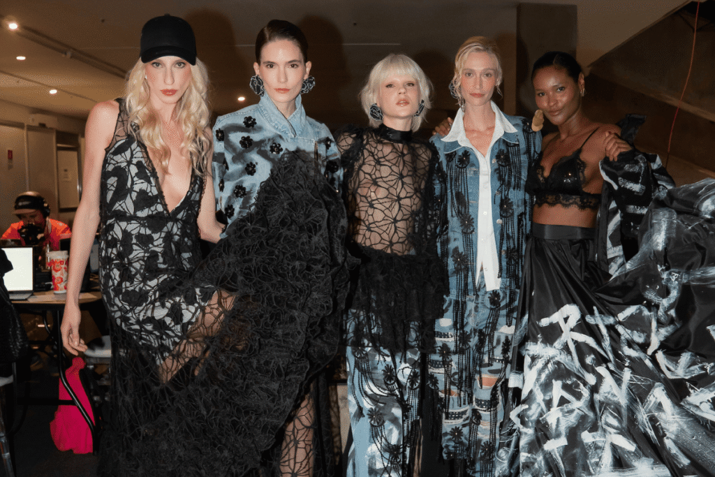 Brasilidade em Destaque: George Azevedo Arrasa no Metrópoles Catwalk