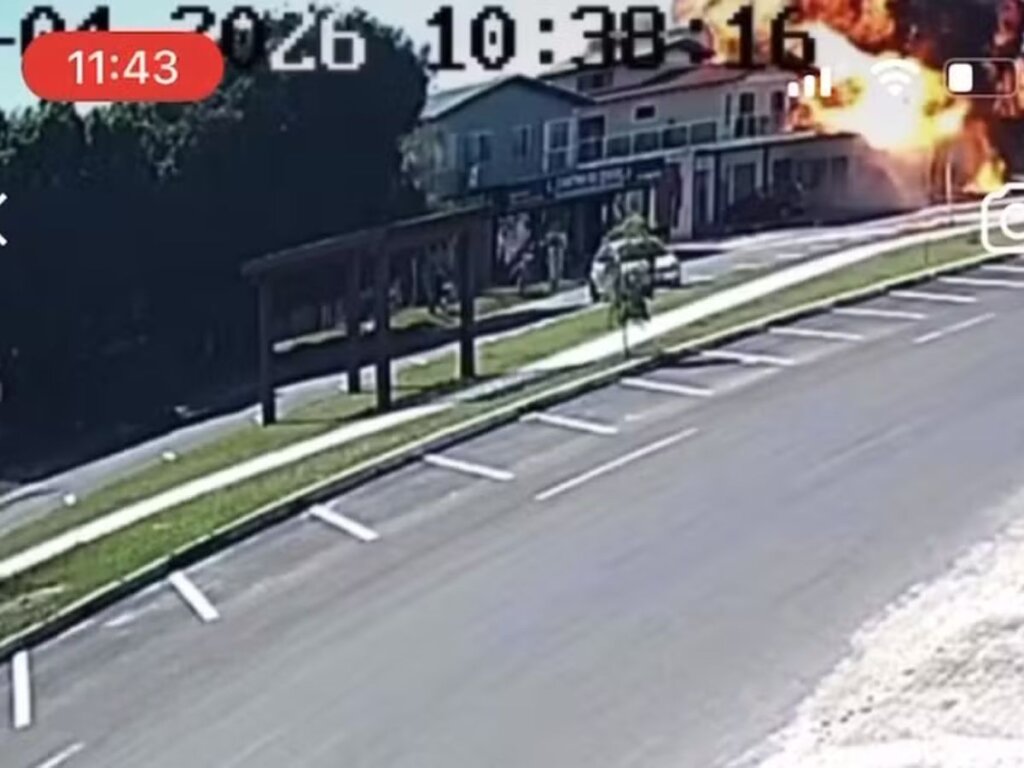 Bomba! Avião Cai em Restaurante no Litoral do RS e Deixa Dois Mortos!