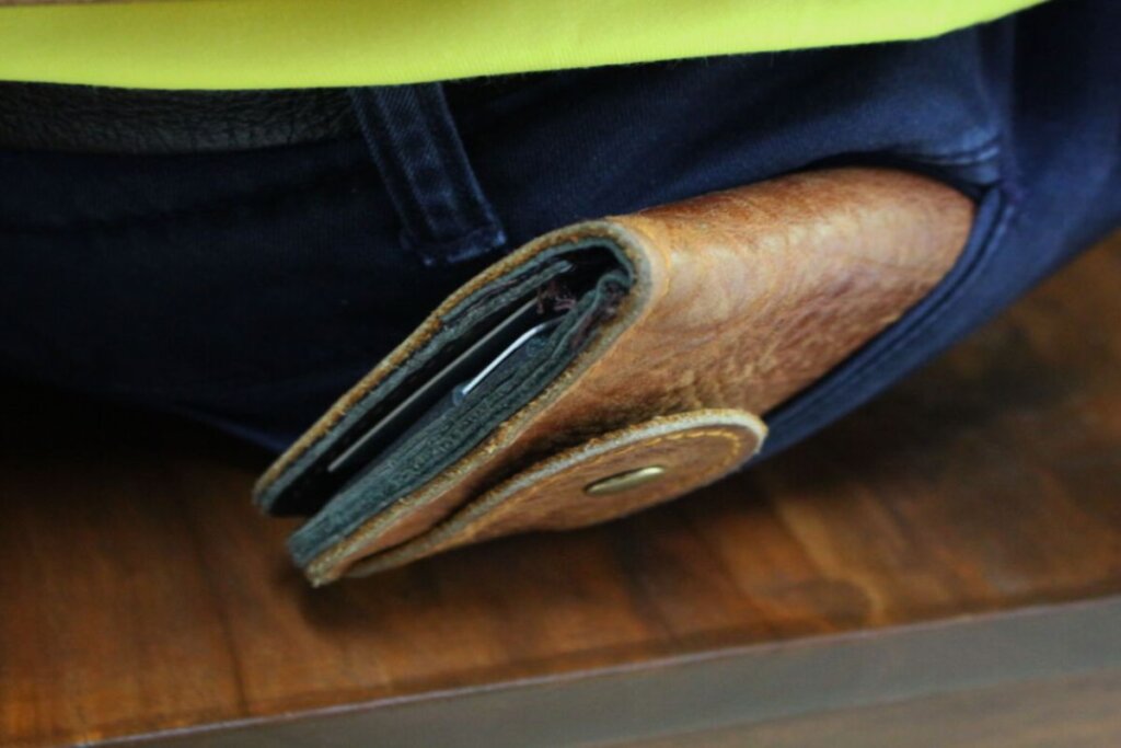 Síndrome da Carteira: O Perigo Escondido no Seu Bolso Traseiro