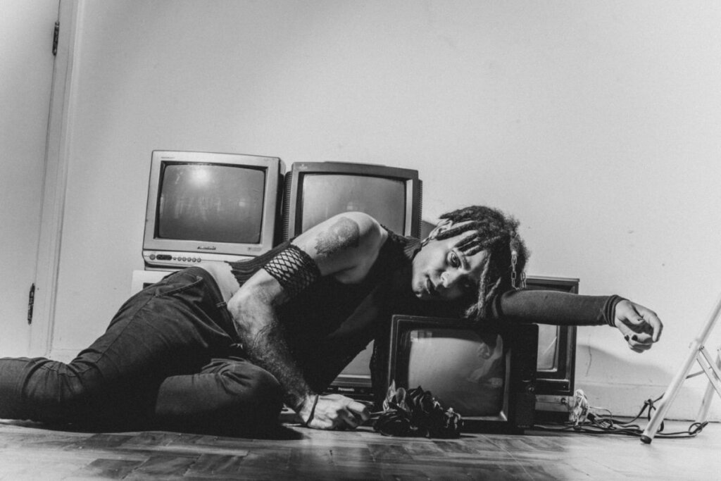 EGITOROCK Lança ‘Exu É Meu Amigo’ e Agita o Underground Paulistano