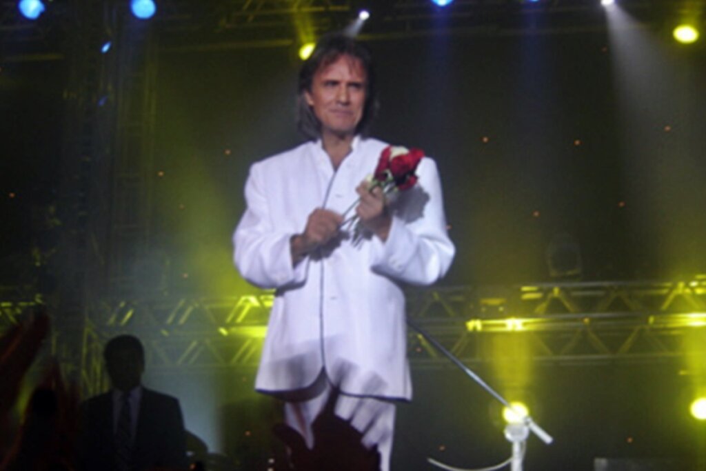 Parabéns, Rei! Roberto Carlos Completa 85 Anos e Brilha Há Seis Décadas!