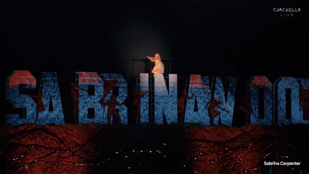 Sabrina Carpenter Choca Coachella com Estreia Cinematográfica e Atores Convidados!