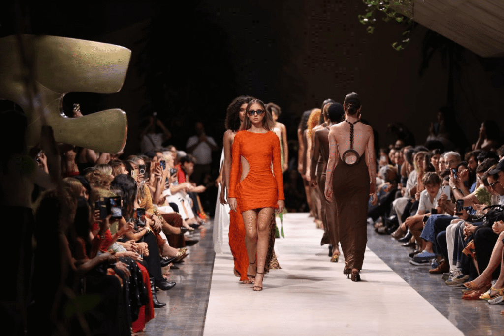 Fashion à Flor da Pele! Metrópoles Catwalk Homenageia Mulheres com Estilo e Atitude