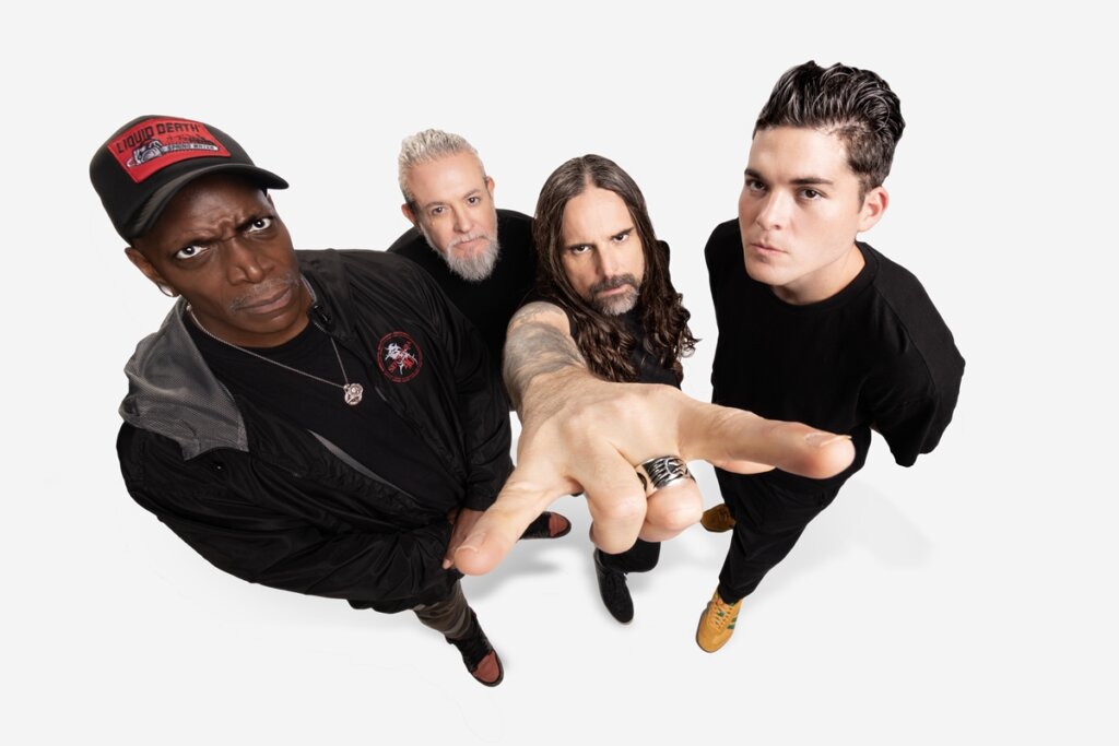 Sepultura Choca e Inova em EP de Despedida: Preparem os Lenços (e os Headbangs)!