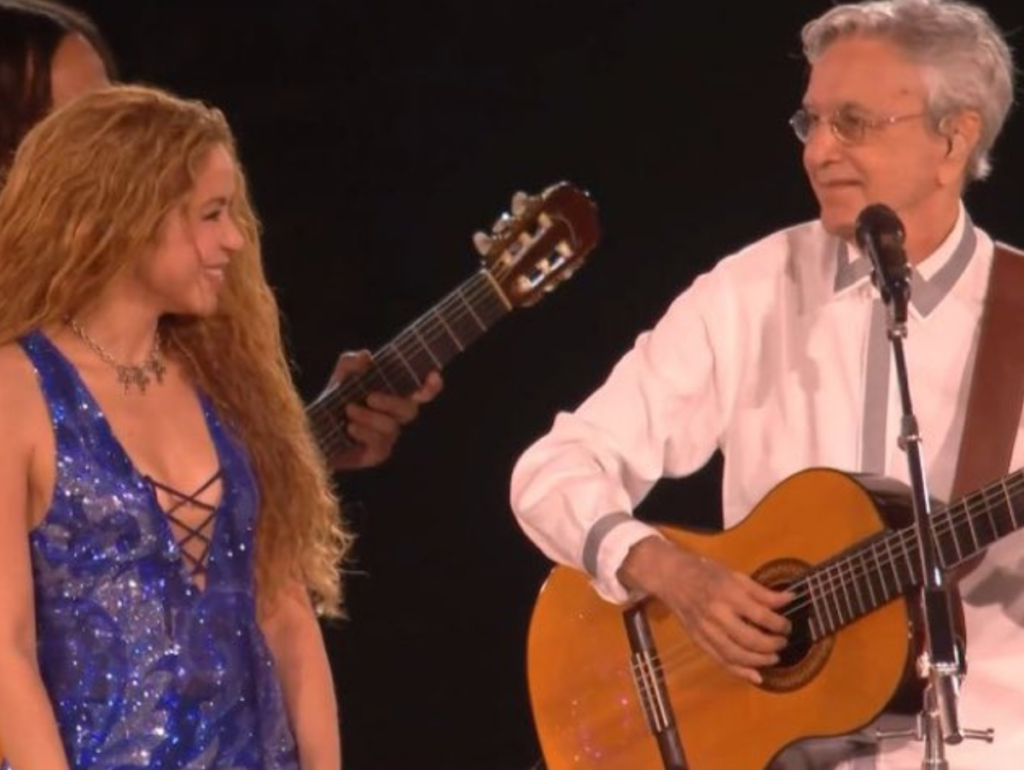 Shakira Quebra Tudo em Copacabana e Une Lendas Brasileiras em Momento Épico!