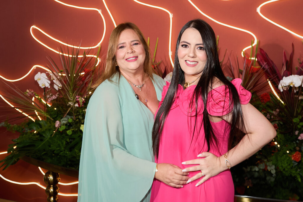 Badalo em Dose Dupla: Miziara Brindam Novo Ciclo com Elegância!