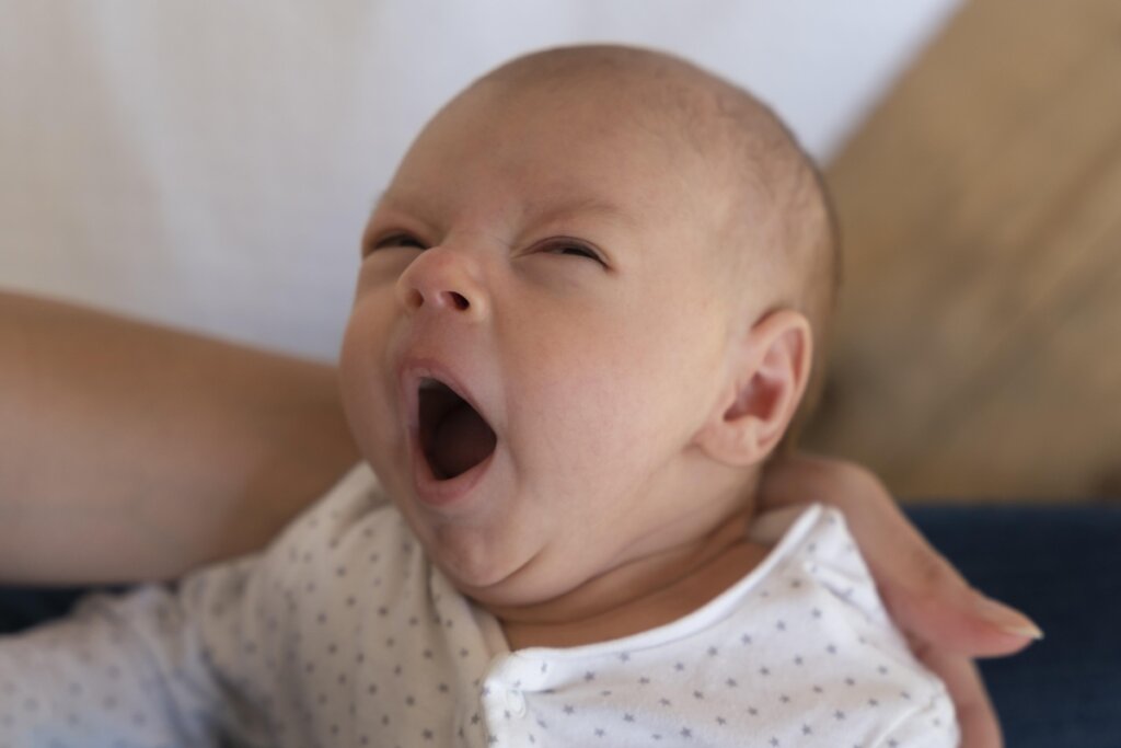 Choro do Bebê: Não é Só Cólica! Especialista Dá Dicas Pra Não Pirar