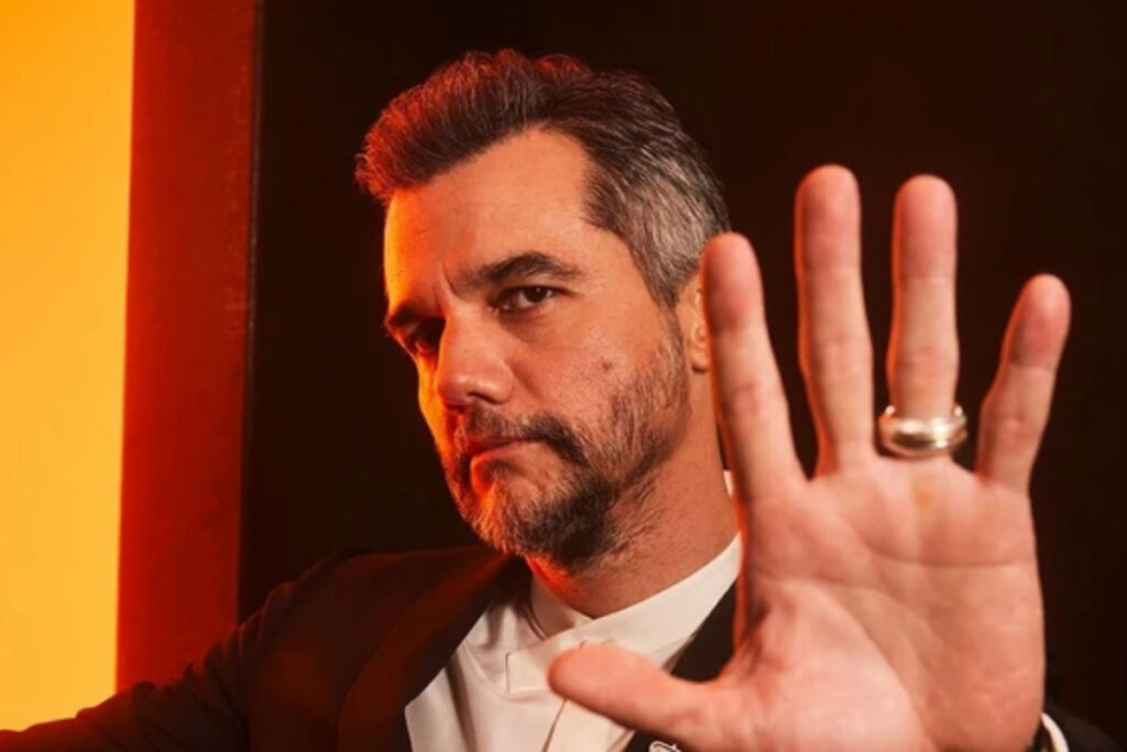 Wagner Moura Conquista o Público no Platino por ‘O Agente Secreto’!