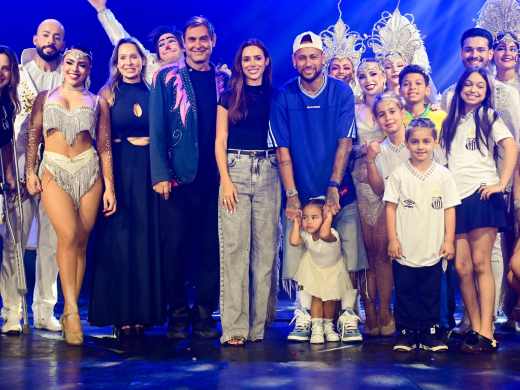 Neymar Faz a Festa! Fecha Circo para Amigos e Família e Causa Tumulto em Santos
