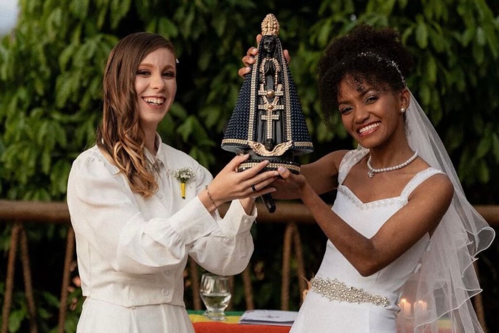 De Hábito ao Romance: Ex-Freiras Fran e Luiza Emocionam a Web com Sua História de Amor!