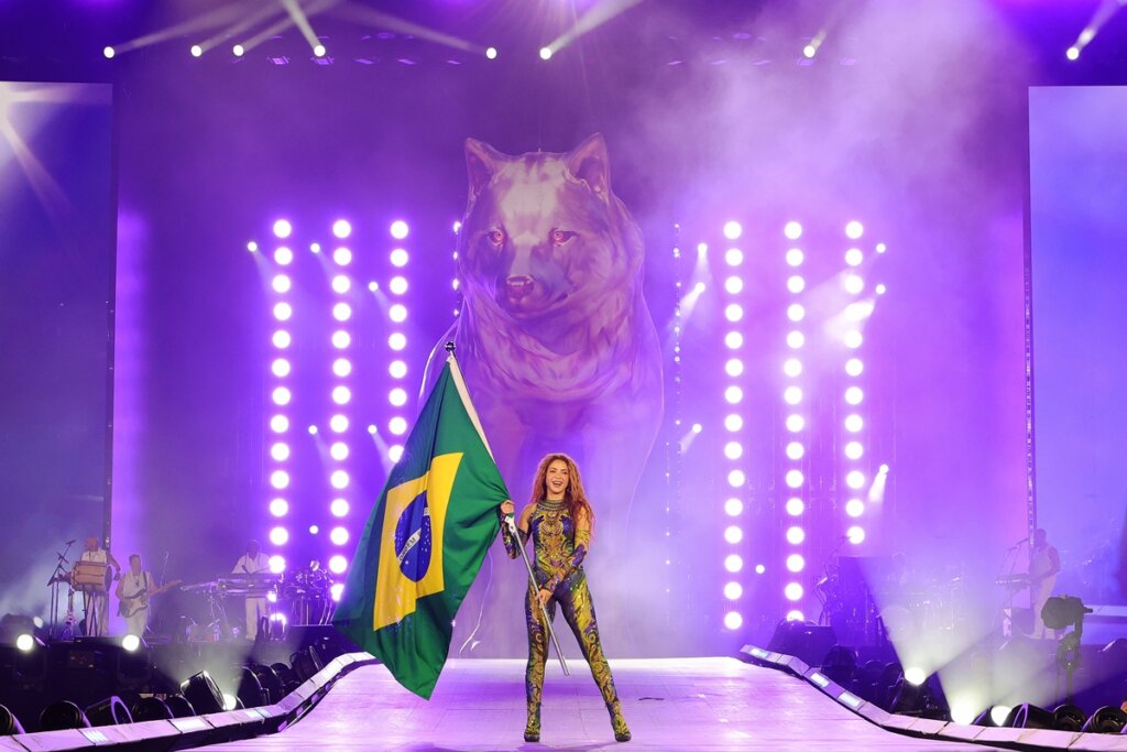 Shakira Incendeia Copacabana e Entra na Briga Pelo Maior Público!