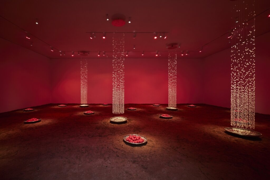 Farofa na Rota da Arte: “Constelações Contemporâneas” Ilumina a Cena de Brasília!