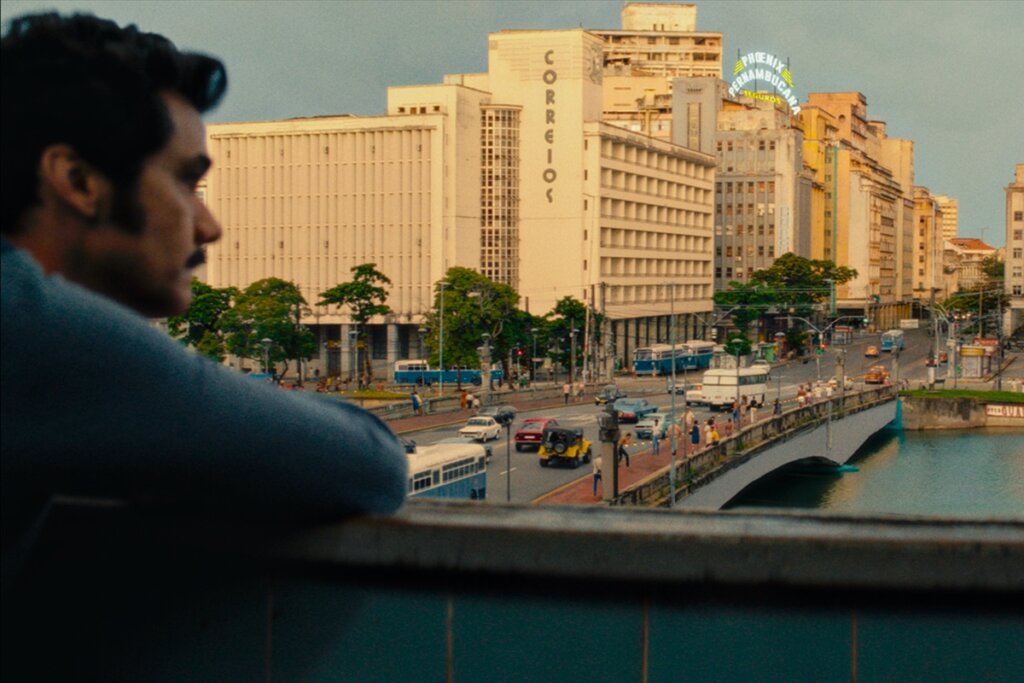 É Recorde! “O Agente Secreto” de Kleber Mendonça Filho Completa Um Ano Como O Mais Premiado do Brasil Lá Fora