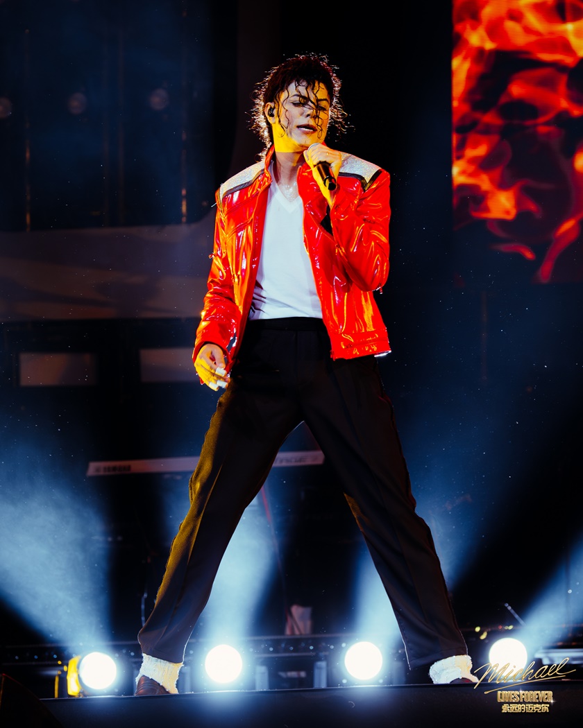 Rodrigo Teaser DÁ A LETRA sobre filme de Michael Jackson e expõe burocracia CABULOSA na China!