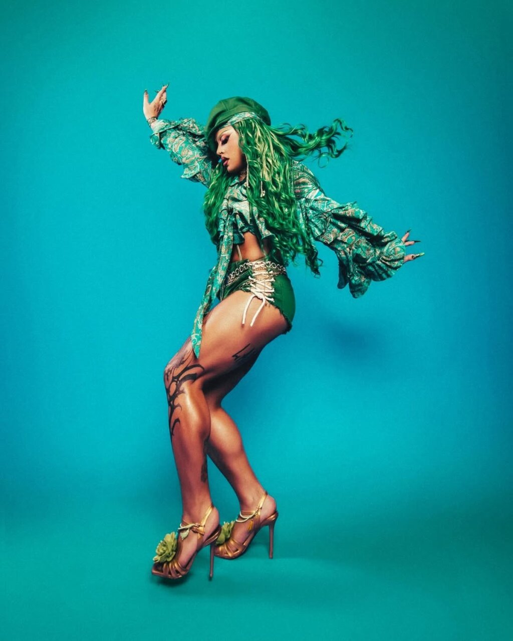 Gloria Groove Retorna ao Pop em Grande Estilo com ‘O CHÁ’ na Praia do Leme!