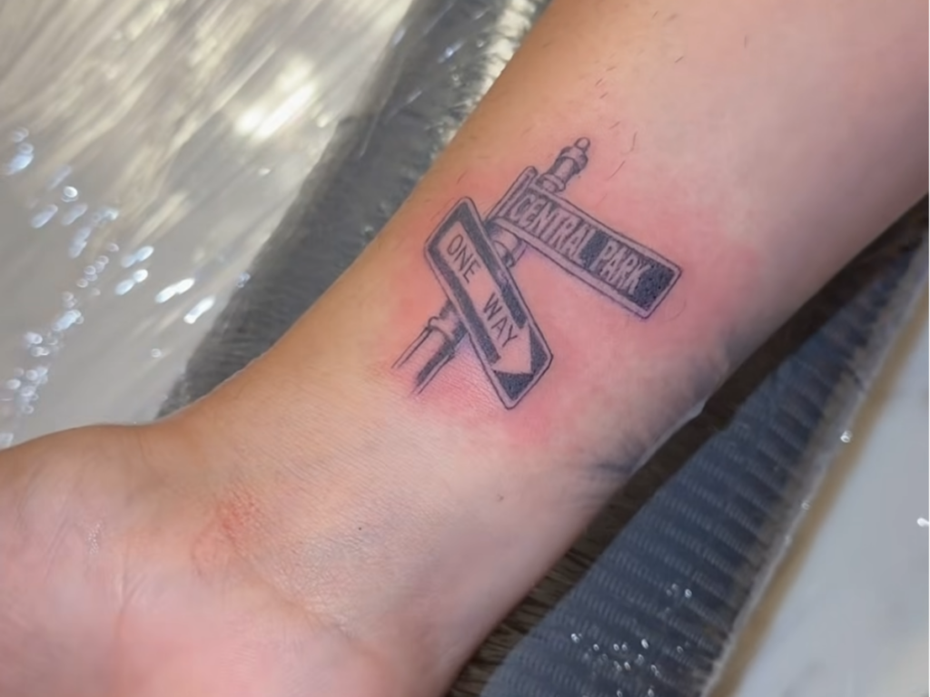 Carlinhos tatua Nova Iorque e revela “realização espiritual” após viagem marcante!
