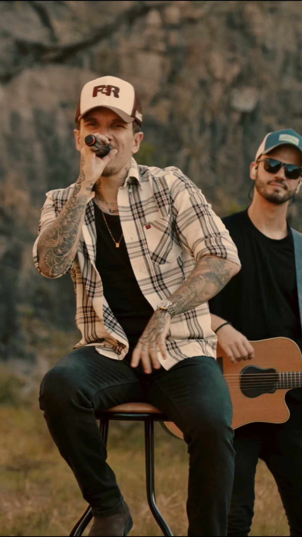 Felipe e Rodrigo Arrasam com Novo Lançamento e Cenário de Cinema para ‘Sentimento Sessions’!