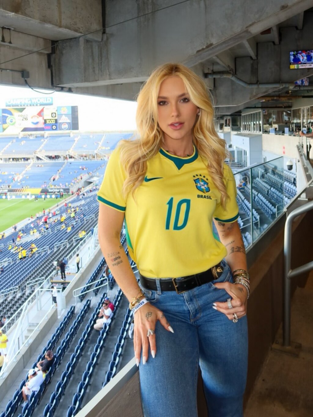 GOL DA VIRGINIA! Influencer desembarca em Nova York para cobertura da Copa e promete recomeço