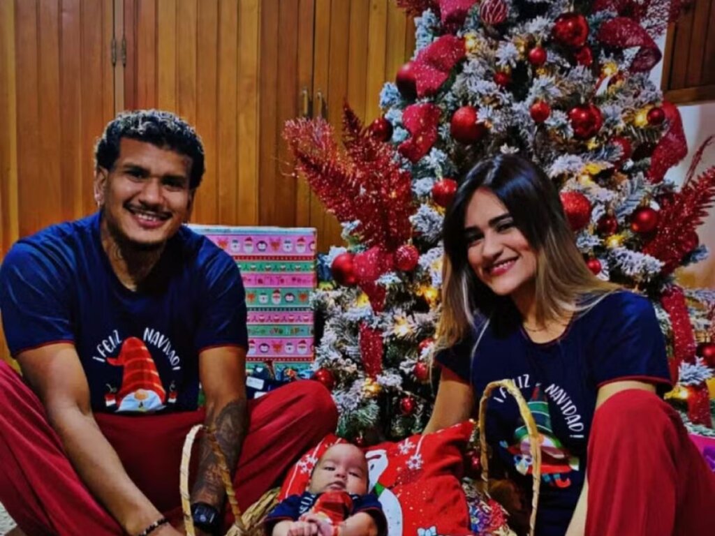 Atitude heroica: Esposa de jogador venezuelano morre salvando a filha em terremoto na Venezuela