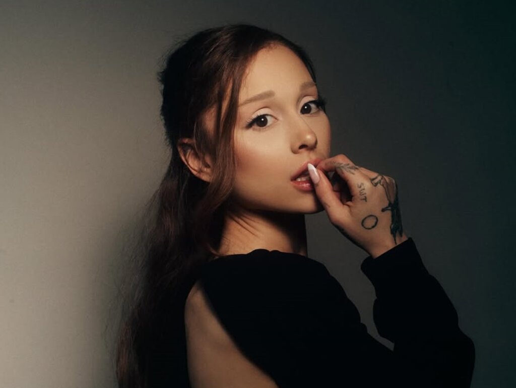 Ariana Grande Entra em Modo ‘Sedenta’ Total Para Conquistar o Top 1 da Billboard!