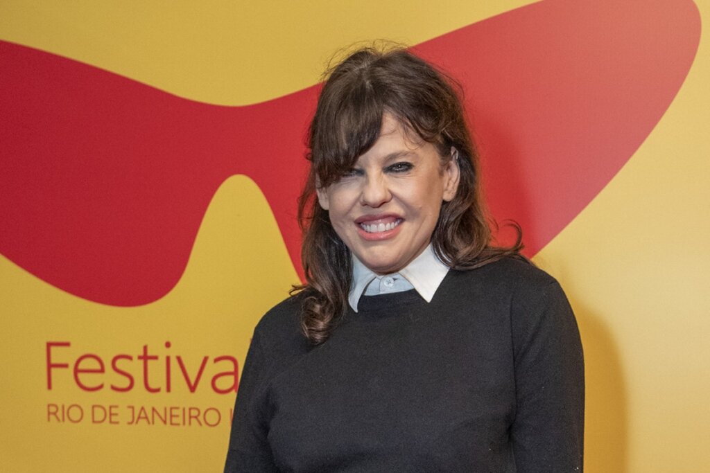 Dobradinha de Bárbara Paz na Itália: Filme sobre Enchentes Emociona Jurados e Público!